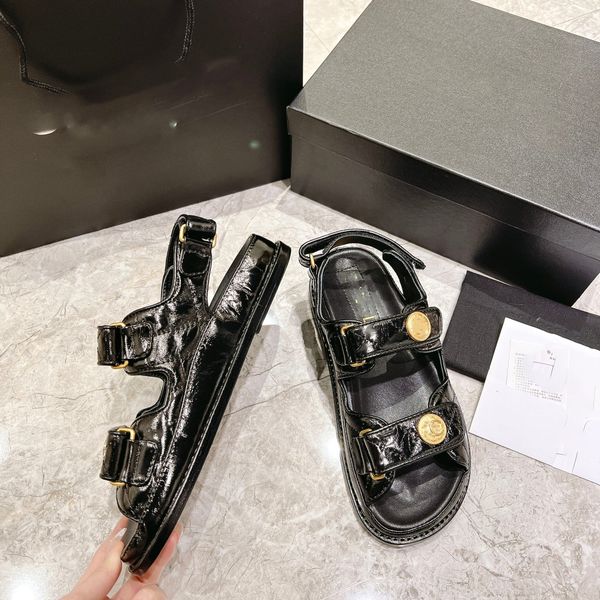 2023 new pattern cc luxury designer outdoor beach shoes flat classics slippers fashion women leather slides p leather high-quality casual sa
2023 new pattern cc luxury designer outdoor beach shoes flat classics slippers fashion women leather slides p leather high-quality casual sa