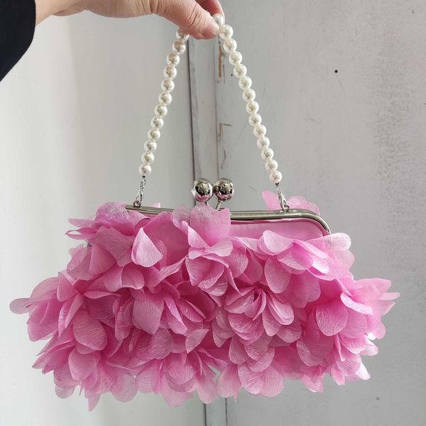 evening bags womens 2023 spring new party clip banquet nylon solid color handbag temperament petal small phone bag fashion 230427
evening bags womens 2023 spring new party clip banquet nylon solid color handbag temperament petal small phone bag fashion 230427
