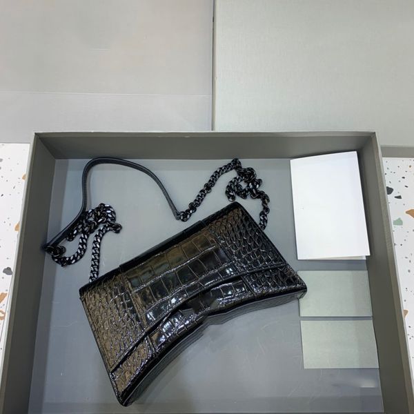 chain crocodile pattern 2023 new fashion casual women's bag shoulder crossbody bag
chain crocodile pattern 2023 new fashion casual women's bag shoulder crossbody bag