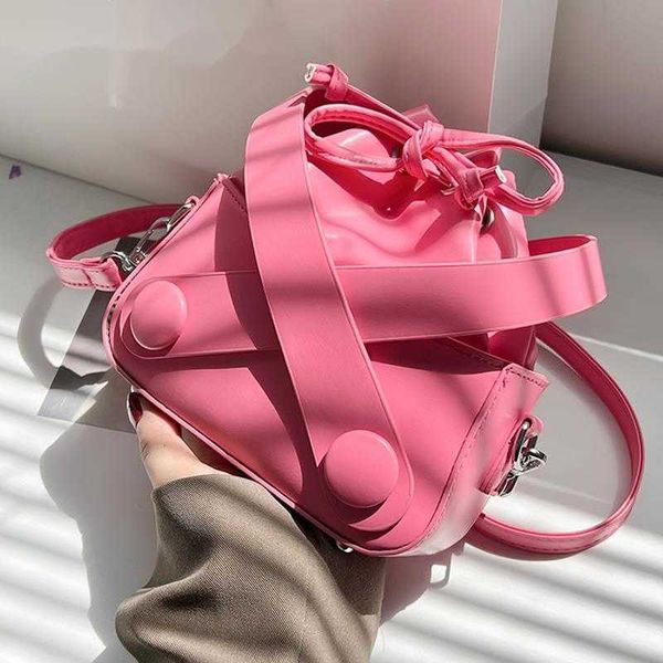 evening bags personality elegant solid color handbags female leather summer 2023 new versatile fashion protable shoulder 230427
evening bags personality elegant solid color handbags female leather summer 2023 new versatile fashion protable shoulder 230427