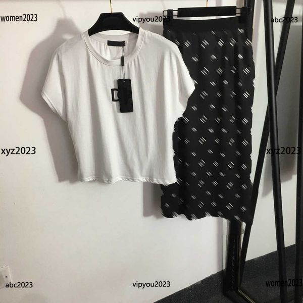 luxury womens designer clothing designer dress size s-l two piece dress round neck t-shirt and high waisted buttocks skirt, White
luxury womens designer clothing designer dress size s-l two piece dress round neck t-shirt and high waisted buttocks skirt, White