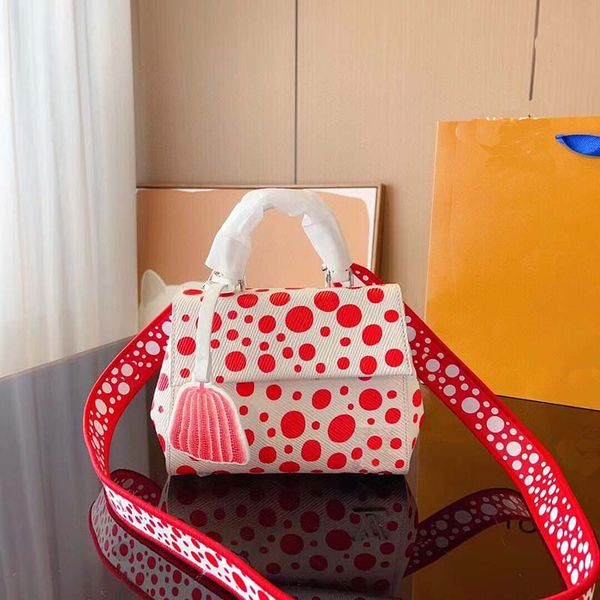 in the summer of 2023, the new women's bag one-shoulder messenger bag is a high-grade waterproof french handbag.21cm
in the summer of 2023, the new women's bag one-shoulder messenger bag is a high-grade waterproof french handbag.21cm