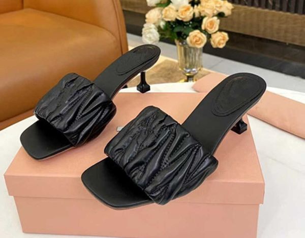 desigenr new 2023 luxury ladies multicolor slippers classic fashion brand patterns leisure accessories classic resort famous woemns slippers, Black
desigenr new 2023 luxury ladies multicolor slippers classic fashion brand patterns leisure accessories classic resort famous woemns slippers, Black