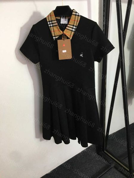 23ss women dress womens designer clothing summer dresses logo embroidery college wind age-reducing plaid polo neck short-sleeved pleated dre, Black;gray
23ss women dress womens designer clothing summer dresses logo embroidery college wind age-reducing plaid polo neck short-sleeved pleated dre, Black;gray