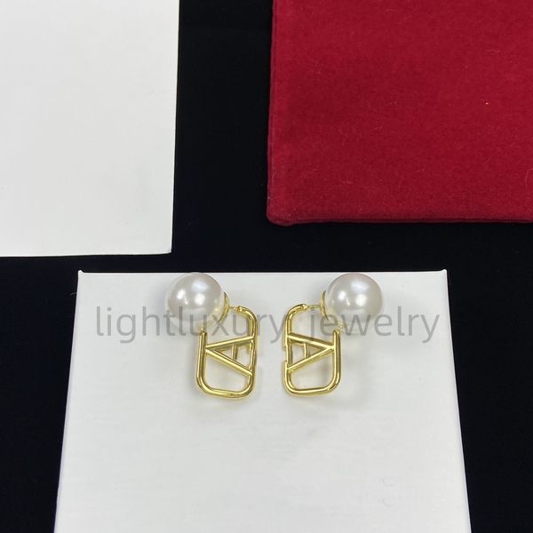 designers design luxurious and atmospheric gold pearl crystal jewelry for women, Golden;silver
designers design luxurious and atmospheric gold pearl crystal jewelry for women, Golden;silver