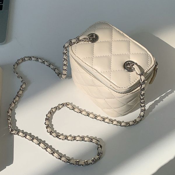 evening bags women's bag solid color single shoulder messenger bag rhombus chain bag lipstick bag fashion mini square bag 230515
evening bags women's bag solid color single shoulder messenger bag rhombus chain bag lipstick bag fashion mini square bag 230515