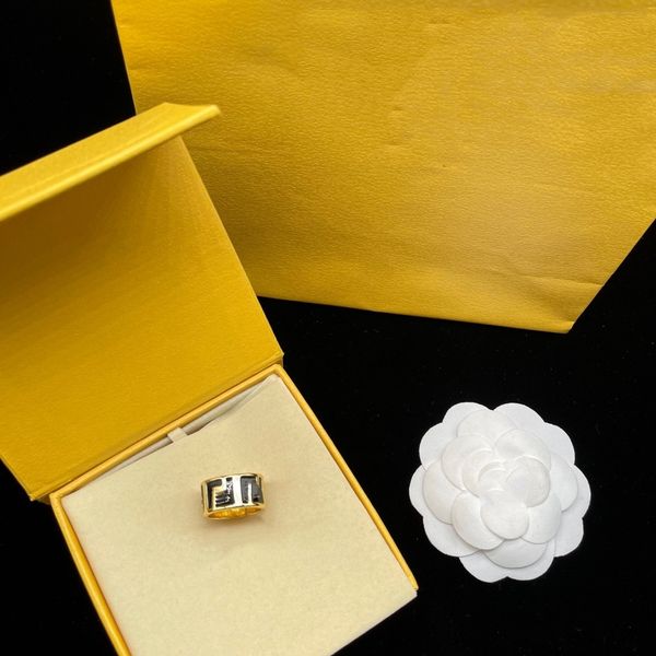the classic couple ring designed by the designer is suitable for women's parties, jewelry, weddings, and birthday gifts, Silver
the classic couple ring designed by the designer is suitable for women's parties, jewelry, weddings, and birthday gifts, Silver