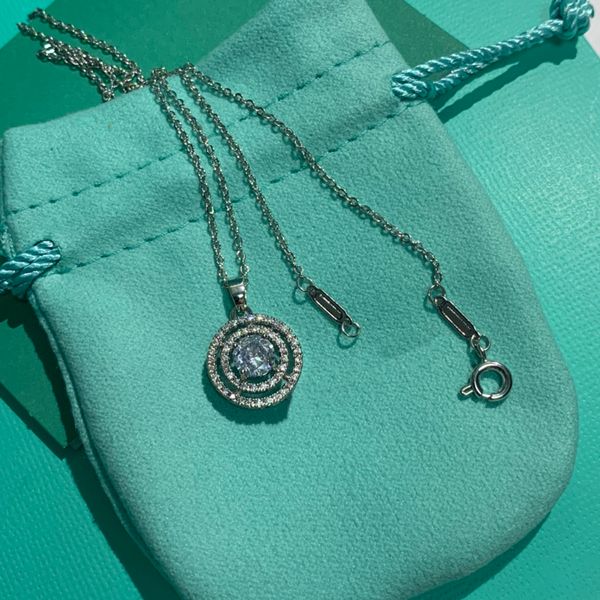 luxurys designer circular necklace hollowing symbol full bricks necklaces women chain couple pendants jewelry leisure style personalized cla, Silver
luxurys designer circular necklace hollowing symbol full bricks necklaces women chain couple pendants jewelry leisure style personalized cla, Silver
