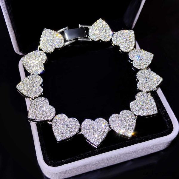 charm bracelets hip hop luxury paved crystal heart link chain bracelet for women bling rhinone cuban link chain bracelet wedding jewelry gif, Golden;silver
charm bracelets hip hop luxury paved crystal heart link chain bracelet for women bling rhinone cuban link chain bracelet wedding jewelry gif, Golden;silver