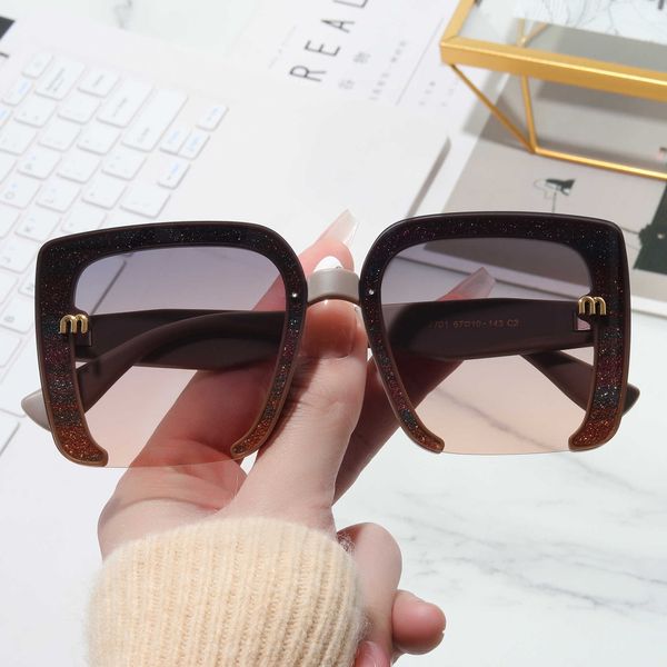 square large frame of the same model as h family's fine glitter border high-end mesh red ins style new sunshade sunglasses, White;black
square large frame of the same model as h family's fine glitter border high-end mesh red ins style new sunshade sunglasses, White;black