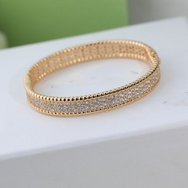 luxury woman bangle four leaf clover designer van fashion gold bracelet jewelry women banquet accessories charm bracelet 8899, Black
luxury woman bangle four leaf clover designer van fashion gold bracelet jewelry women banquet accessories charm bracelet 8899, Black