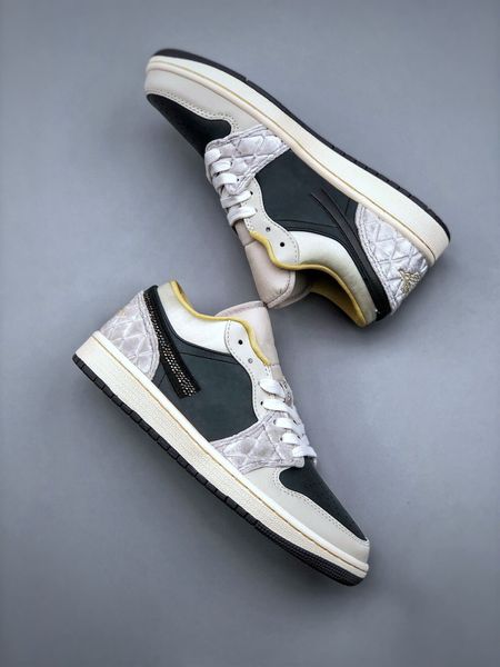 decorative beading covers 1s basketball shoes 1 low beaded logo grey black-sail-champagne 2023 latest designer sneakers
decorative beading covers 1s basketball shoes 1 low beaded logo grey black-sail-champagne 2023 latest designer sneakers