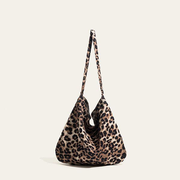 evening bags versatile large capacity printed canvas tote bag female 2023 new fashion leisure shopping shoulder school for girls 230427
evening bags versatile large capacity printed canvas tote bag female 2023 new fashion leisure shopping shoulder school for girls 230427