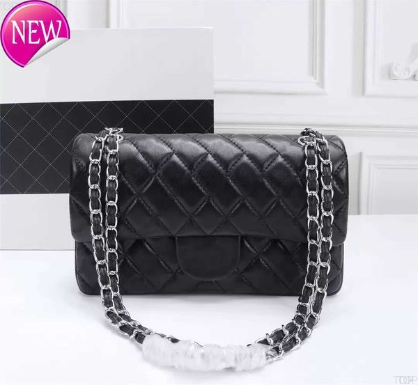 r handbag shoulder chain bag clutch flap totes bags wallet check velour thread purse double letters solid hasp waist square stripes wom
r handbag shoulder chain bag clutch flap totes bags wallet check velour thread purse double letters solid hasp waist square stripes wom