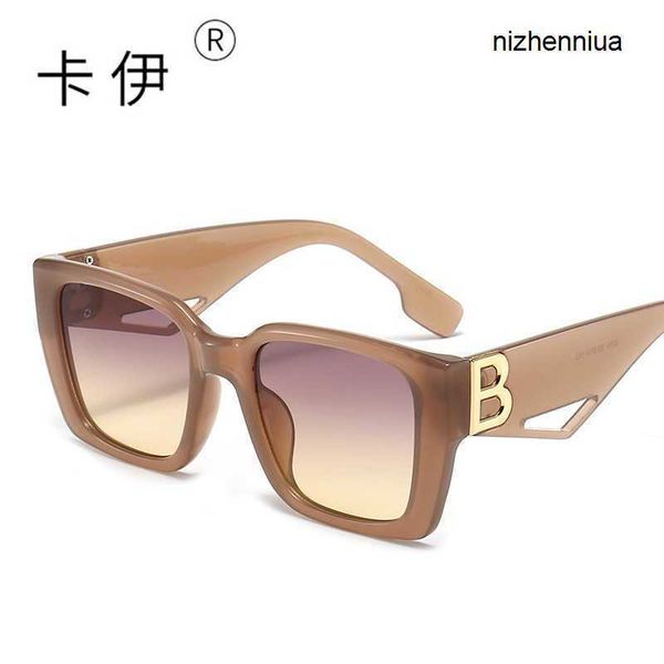 hermm elegant sunglase new box fahion men and women letter mirror leg decoration outdoor sunhade 8258 glae 1p2k, White;black
hermm elegant sunglase new box fahion men and women letter mirror leg decoration outdoor sunhade 8258 glae 1p2k, White;black