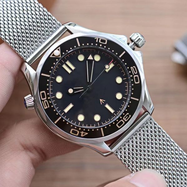 men's watch haima 300 fully automatic mechanical 007 diving sports ceramic unidirectional rotation with sapphire mirror luxurious large, Slivery;golden 
men's watch haima 300 fully automatic mechanical 007 diving sports ceramic unidirectional rotation with sapphire mirror luxurious large, Slivery;golden