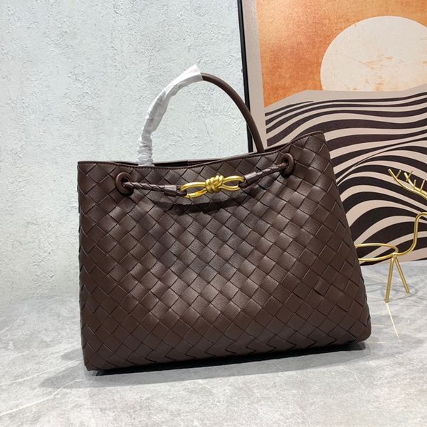 handbag designer 7a shopping bags andiamo medium tote bag women shoulder bag woven calf leather fashion crossbody bag luxury handbag new 202
handbag designer 7a shopping bags andiamo medium tote bag women shoulder bag woven calf leather fashion crossbody bag luxury handbag new 202