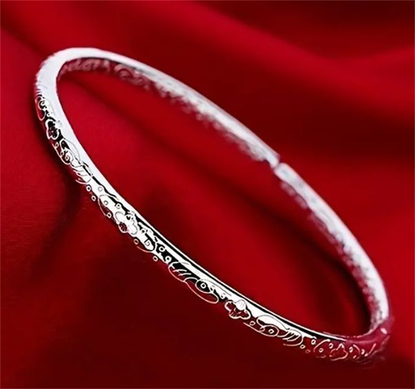 elegant vintage bangle bracelet - copper hand jewelry with a boho flair, Golden;silver
elegant vintage bangle bracelet - copper hand jewelry with a boho flair, Golden;silver