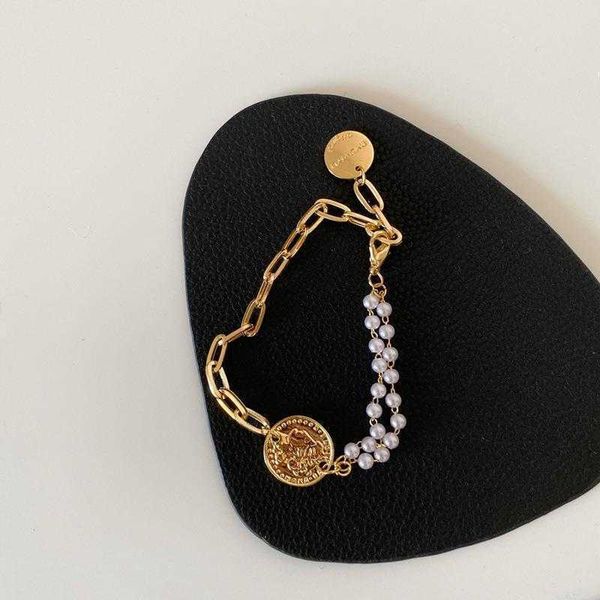 personalized portrait double layer pearl stitching bracelet female fashion retro design graceful and fashionable matching, Golden;silver
personalized portrait double layer pearl stitching bracelet female fashion retro design graceful and fashionable matching, Golden;silver