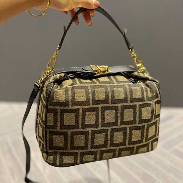 50% off 2023 fashion hand f family autumn new canvas shoulder messenger fashion vintage underarm bag versatile classic
50% off 2023 fashion hand f family autumn new canvas shoulder messenger fashion vintage underarm bag versatile classic