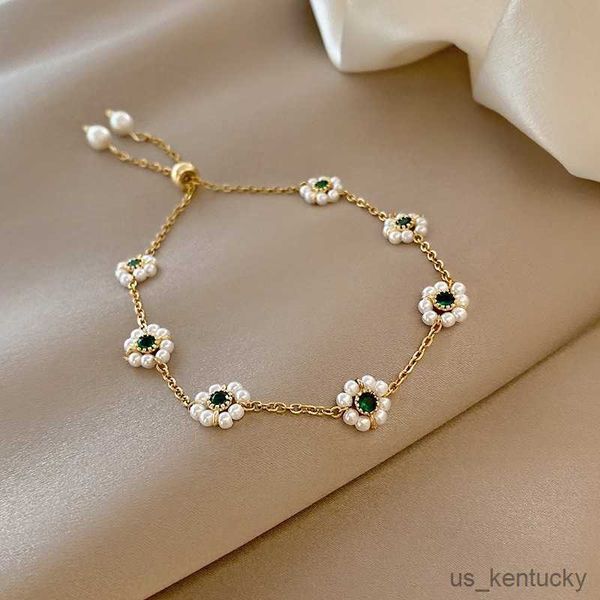 charm bracelets french retro green crystal pearl flower bracelets for woman wind exquisite charm bracelet hand jewelry accessories wholesale, Golden;silver
charm bracelets french retro green crystal pearl flower bracelets for woman wind exquisite charm bracelet hand jewelry accessories wholesale, Golden;silver