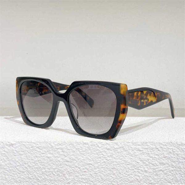 designer triangular signature cool sunglasses luxury super 2022 p family irregular women's ins online red same style personalized color, White;black
designer triangular signature cool sunglasses luxury super 2022 p family irregular women's ins online red same style personalized color, White;black