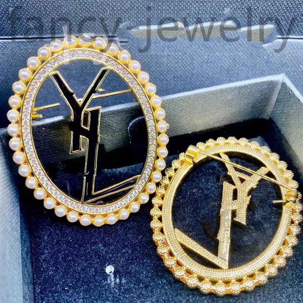 2023fashion pearl golden brooch designer brooches women party brooch men crystal luxury jewelry1, Gray
2023fashion pearl golden brooch designer brooches women party brooch men crystal luxury jewelry1, Gray