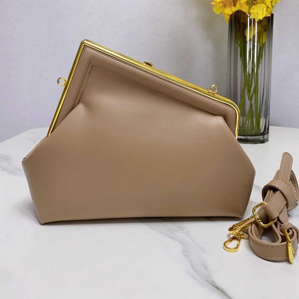 classic clip bag shoulder bags women brand name bag famous designer retro simple cross-body arm bags pu leather handbag purse high-quality
classic clip bag shoulder bags women brand name bag famous designer retro simple cross-body arm bags pu leather handbag purse high-quality