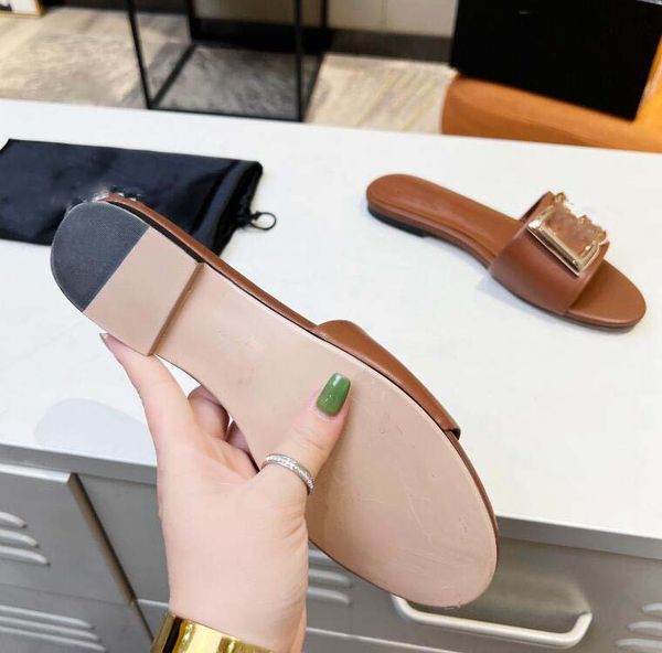 2024 designer slippers women sandal slide ladies beach slides summer platform sandals and dust bags big size 35-45, Black
2024 designer slippers women sandal slide ladies beach slides summer platform sandals and dust bags big size 35-45, Black