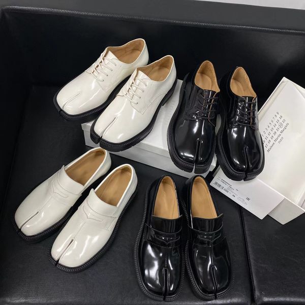 tabi shoes 2023 designer summer platform shoes madison margiela woman fashion derma loafers sneaker size 35-40
tabi shoes 2023 designer summer platform shoes madison margiela woman fashion derma loafers sneaker size 35-40