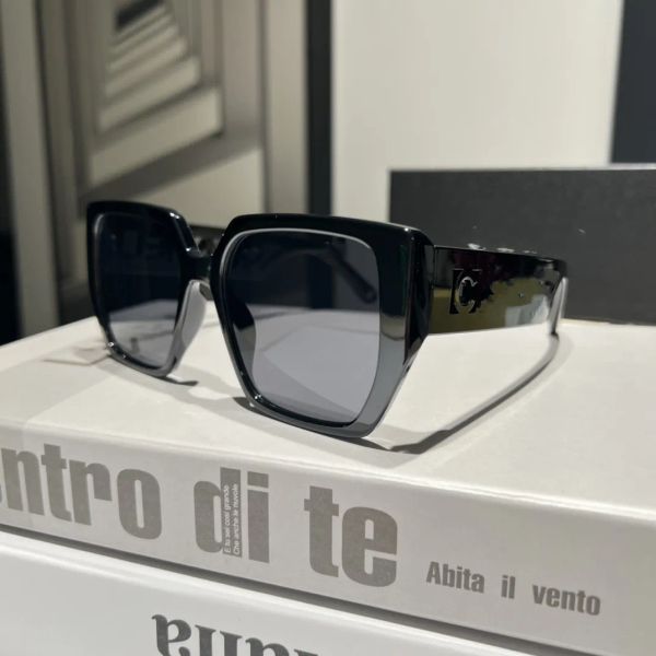 ch8431 sunglasses for women men designer summer shades polarized eyeglasses big frame black vintage oversized sun glasses of women male, White;black
ch8431 sunglasses for women men designer summer shades polarized eyeglasses big frame black vintage oversized sun glasses of women male, White;black