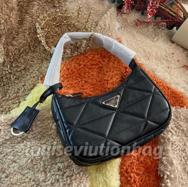 wholesale nylon leather hobo shoulder bags for women chest pack lady tote chains handbags presbyopic cross body purse messenger bags 103495
wholesale nylon leather hobo shoulder bags for women chest pack lady tote chains handbags presbyopic cross body purse messenger bags 103495