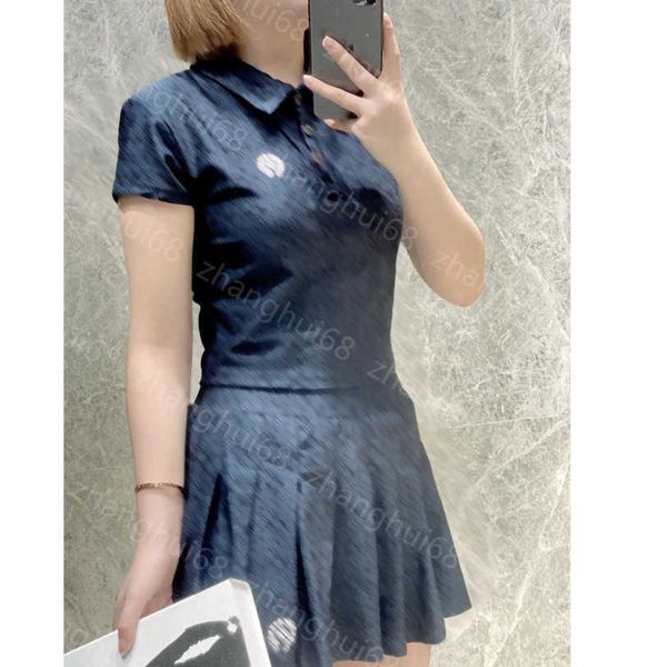 23ss womens designer clothing skirt set monogram jacquard button print t-shirt printed pleated skirt pants sets womens clothing a1, White
23ss womens designer clothing skirt set monogram jacquard button print t-shirt printed pleated skirt pants sets womens clothing a1, White
