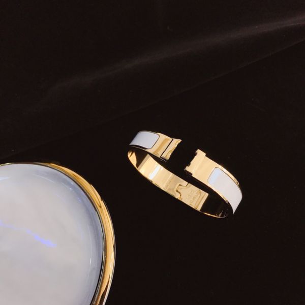 4 color hletter designer wide bangle bracelet for womens gold plated fashion design popular emed stamp brand letters accessory simple, Black
4 color hletter designer wide bangle bracelet for womens gold plated fashion design popular emed stamp brand letters accessory simple, Black