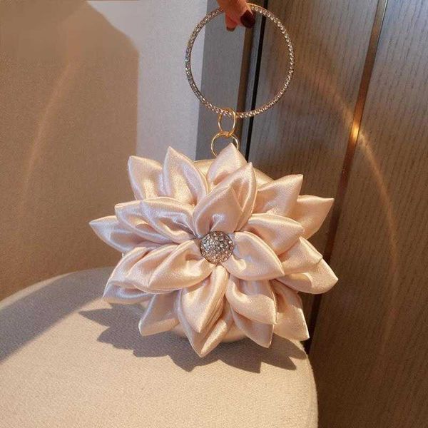 fashion evening bags handbags for women floral chains diamonds purses protable 2023 new fashion trendy shoulder crossdody purse 230523bj
fashion evening bags handbags for women floral chains diamonds purses protable 2023 new fashion trendy shoulder crossdody purse 230523bj