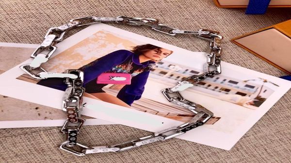 luxury women silver monogram flower chain necklace012346721301 
luxury women silver monogram flower chain necklace012346721301