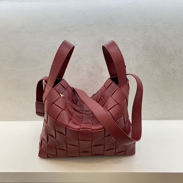designer tote bag women bowling bag leather weave handbags sheepskin crossbody bags shoulder handbags woman shop bag crochet luxury handbag
designer tote bag women bowling bag leather weave handbags sheepskin crossbody bags shoulder handbags woman shop bag crochet luxury handbag
