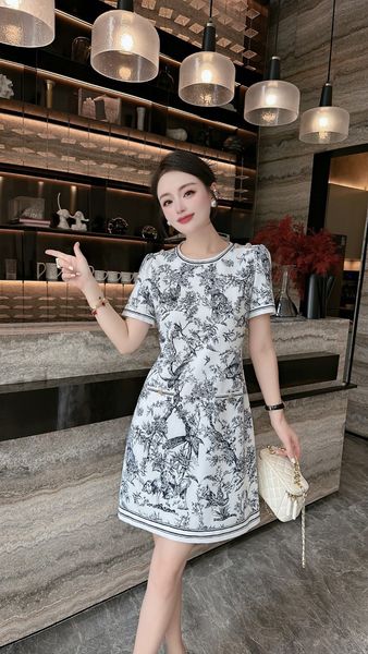 luxury brand designer dress fashion print dress long dress di005 steet style dress american womens clothing quality letter dress, Black;pink
luxury brand designer dress fashion print dress long dress di005 steet style dress american womens clothing quality letter dress, Black;pink