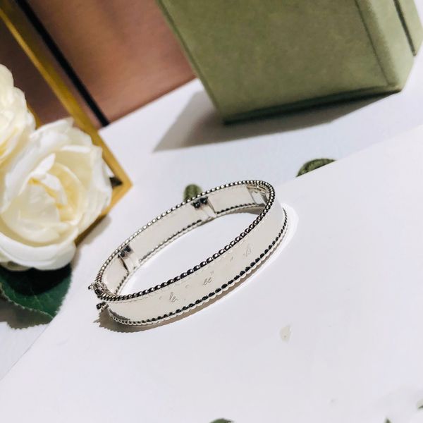 luxury woman bangle four leaf clover designer van fashion gold bracelet jewelry women banquet accessories charm bracelet 10, Black
luxury woman bangle four leaf clover designer van fashion gold bracelet jewelry women banquet accessories charm bracelet 10, Black