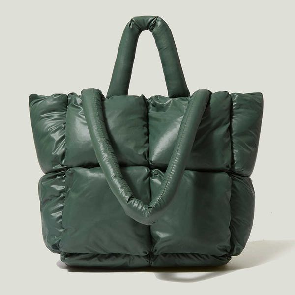 shoulder bags fashion large tote padded handbags designer quilted women luxury nylon down cotton crossbody bag winter purse 2023 230426
shoulder bags fashion large tote padded handbags designer quilted women luxury nylon down cotton crossbody bag winter purse 2023 230426