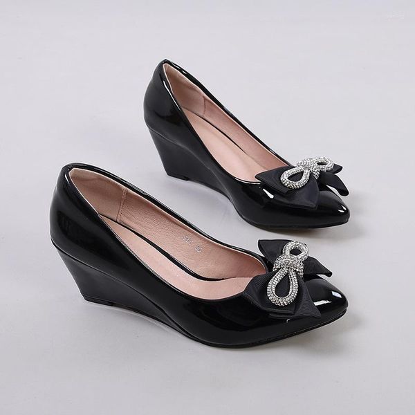 new 2023 designer dress shoes summer fashion brand crystal women sandal pointed shallow mules sandals womens heels, Black
new 2023 designer dress shoes summer fashion brand crystal women sandal pointed shallow mules sandals womens heels, Black