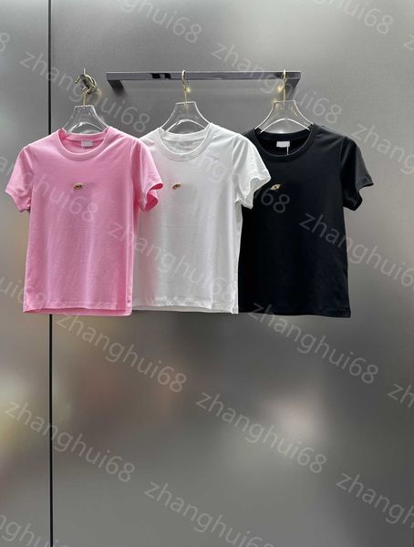 23ss womens t-shirt womens designer clothing tee round neck pure cotton heavy industry gold double c sequin nailed bead short sleeve t-shirt, White
23ss womens t-shirt womens designer clothing tee round neck pure cotton heavy industry gold double c sequin nailed bead short sleeve t-shirt, White