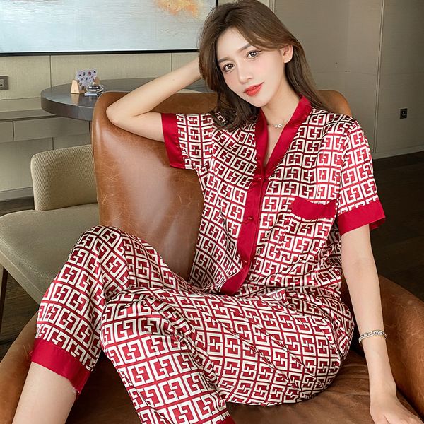women's sleepwear letter print luxury silk pajamas set women summer v neck silk sleepwear for woman with pants home suit 5xl large size, Black;red
women's sleepwear letter print luxury silk pajamas set women summer v neck silk sleepwear for woman with pants home suit 5xl large size, Black;red