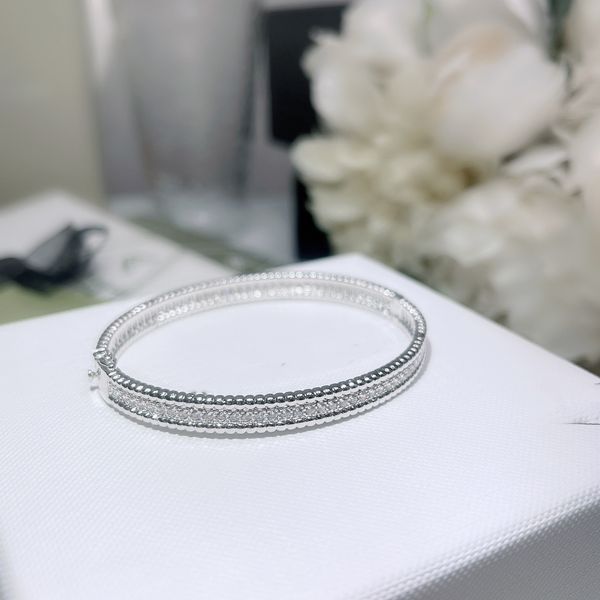 luxury woman bangle four leaf clover designer van fashion gold bracelet jewelry women banquet accessories, Black
luxury woman bangle four leaf clover designer van fashion gold bracelet jewelry women banquet accessories, Black