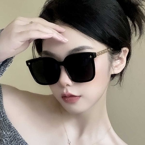 frames 2023 luxury gold chain leg fashion square large frame women's sunglasses premium sense travel glasses men, White;black
frames 2023 luxury gold chain leg fashion square large frame women's sunglasses premium sense travel glasses men, White;black