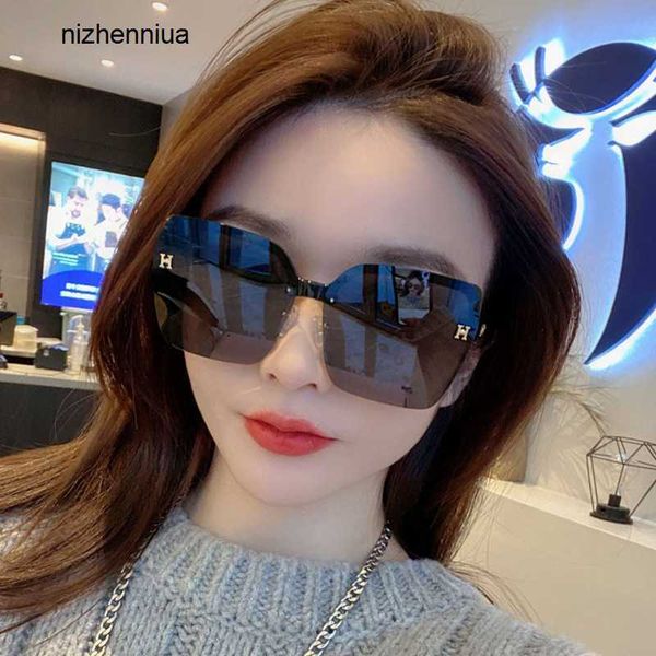 hermm elegant sunglasses 23 new style h family letter polarized sunglasses frameless love horse men and women fashion box, White;black
hermm elegant sunglasses 23 new style h family letter polarized sunglasses frameless love horse men and women fashion box, White;black