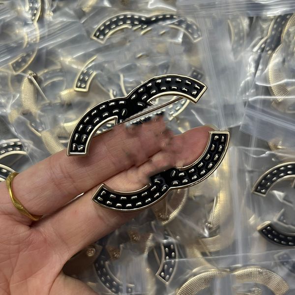 luxury letter c brooche pin fashion designer ccity pins for lady women party evening dress suit accessories brooches jewelry woman men 98, Gray
luxury letter c brooche pin fashion designer ccity pins for lady women party evening dress suit accessories brooches jewelry woman men 98, Gray