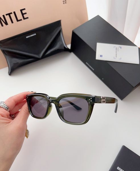 high-quality polarized sunglasses for men and women korean version beach leisure fashion sunglasses super high-end atmosphere multi-color op, White;black
high-quality polarized sunglasses for men and women korean version beach leisure fashion sunglasses super high-end atmosphere multi-color op, White;black