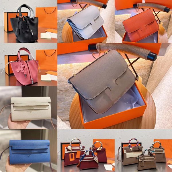 designer handbag fashion shoulder bag women luxury handbag classic retro backpack temperament square elegant handbag
designer handbag fashion shoulder bag women luxury handbag classic retro backpack temperament square elegant handbag