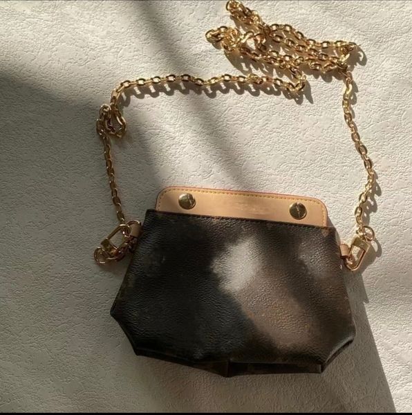 famous designer letter coin purses luxury brand women's hasp storage wallets with chain shoulder bags crossbody ladies clutch bags hand, Red;black
famous designer letter coin purses luxury brand women's hasp storage wallets with chain shoulder bags crossbody ladies clutch bags hand, Red;black